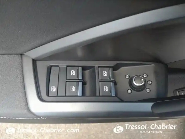 Audi Q3 sportback 35 tfsi 150 ch s tronic 7 s line — photo 20