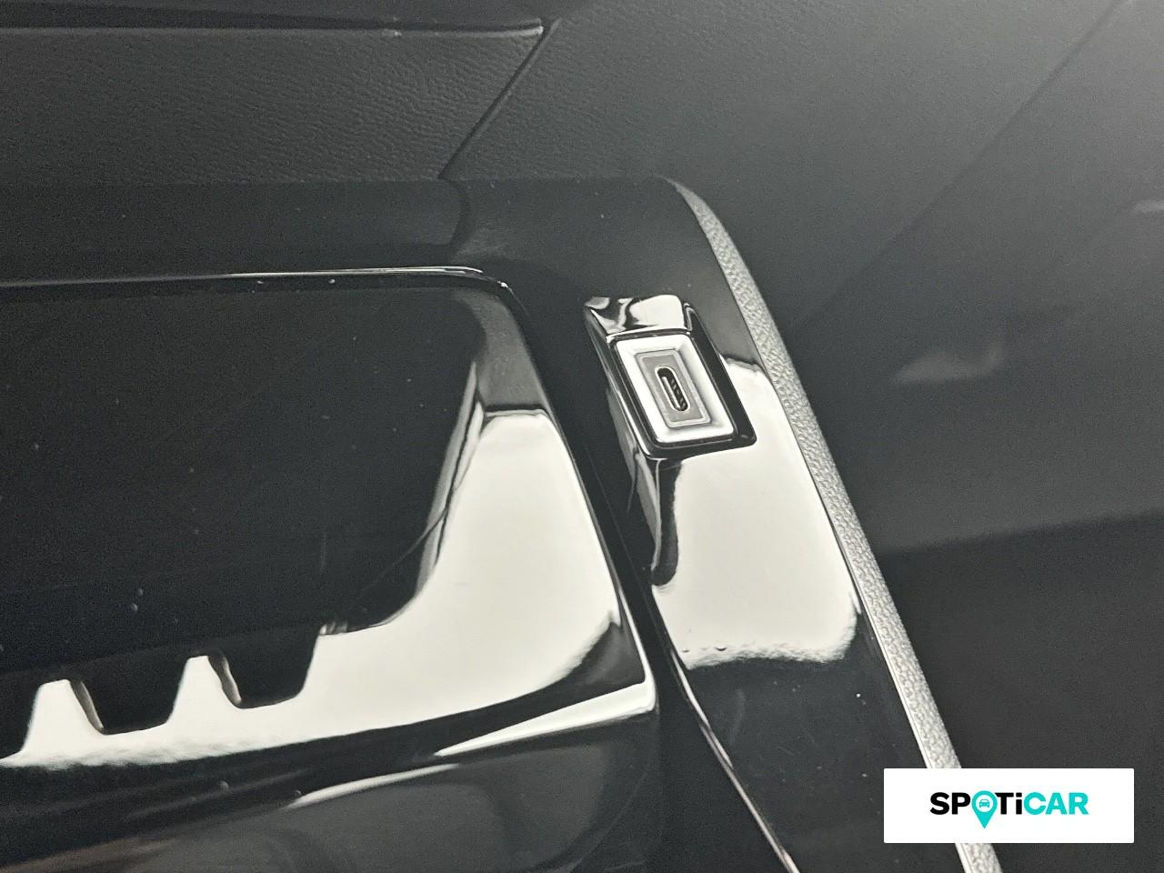 Peugeot 2008 e-2008 156ch 54 kwh allure — photo 19