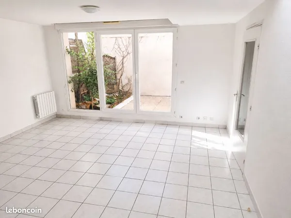 Appartement T2 atypique de 44m², terrasse privée 12m² à l'Île Verte Grenoble