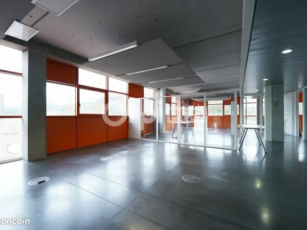 Bureau 416 m²