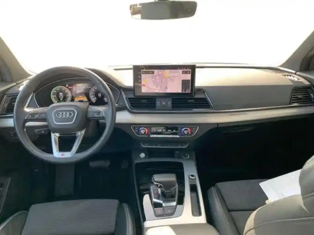 Audi Q5 55 tfsi e 367ch s line quattro s tronic 7 — photo 6