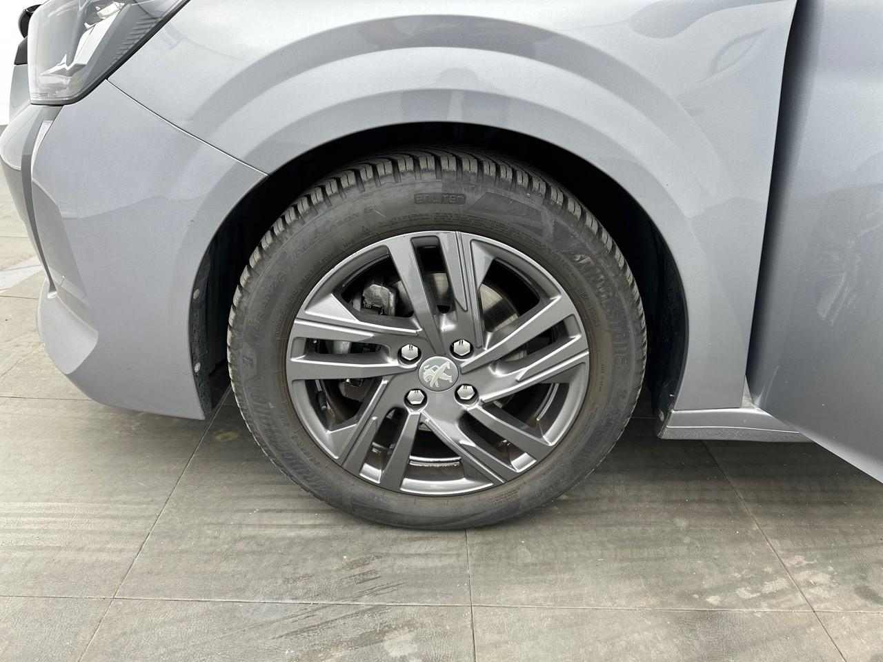 Peugeot 208 puretech 100 s&s bvm6 style — photo 14