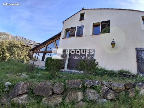 Maison 6 pièces 230 m²