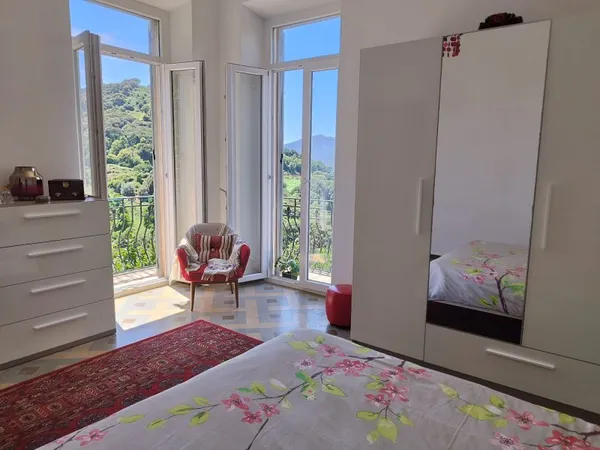 Haut de villa rénové avec deux logements et terrain Villag