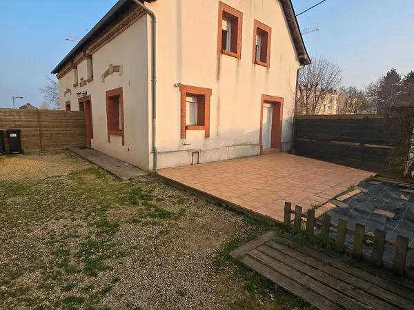 Maison avec jardin