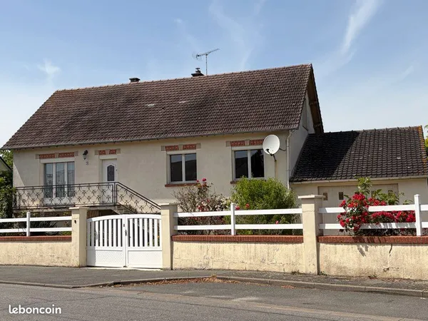 🏡 Maison 3 chambres - Centre Ormes - Terrain 1000 m² - PAC récente - Fort potentiel