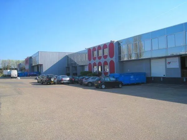 Entrepôt 1571 m²
