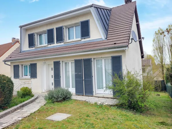 Maison très bien entretenue ! 4 chambres dans quartier pavillonnaire recherché de la Basilique. AU C