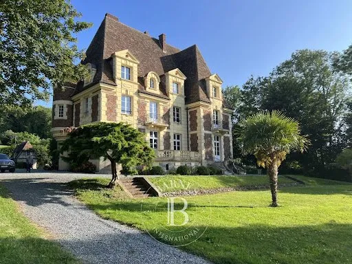 Manoir 15 pièces 704 m²