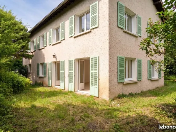 Maison 6 pièces 198 m²