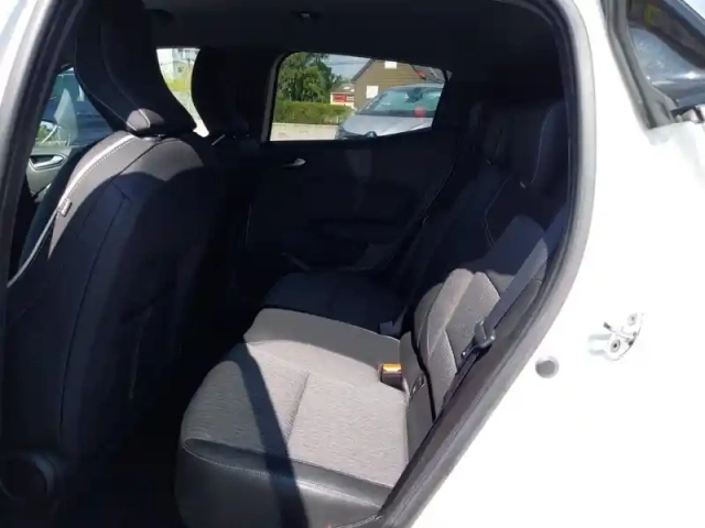 Renault Clio tce 90 — photo 15