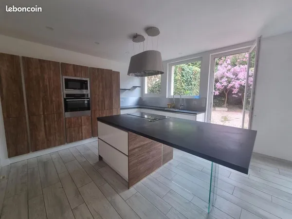 Maison 269 m² La Châtaigneraie 5 chambres jardin studio indépendant
