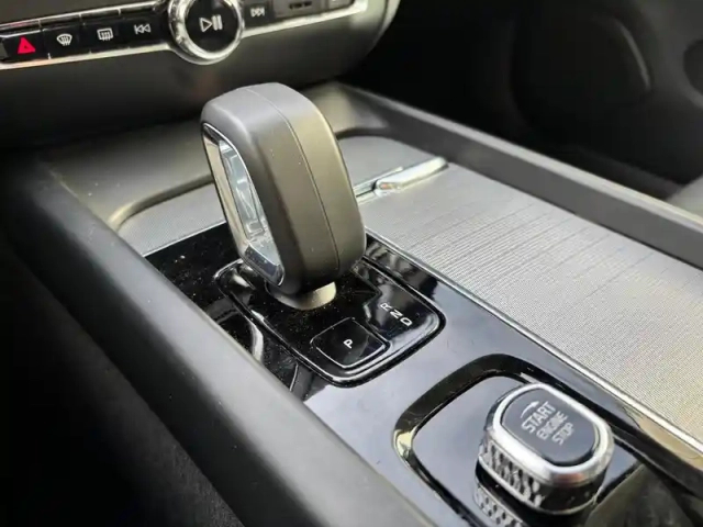 Volvo V60 micro hybride essence b4 197 ch dct7 — photo 22