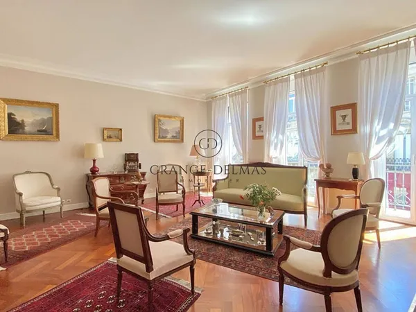 Maison 8 pièces 209 m²
