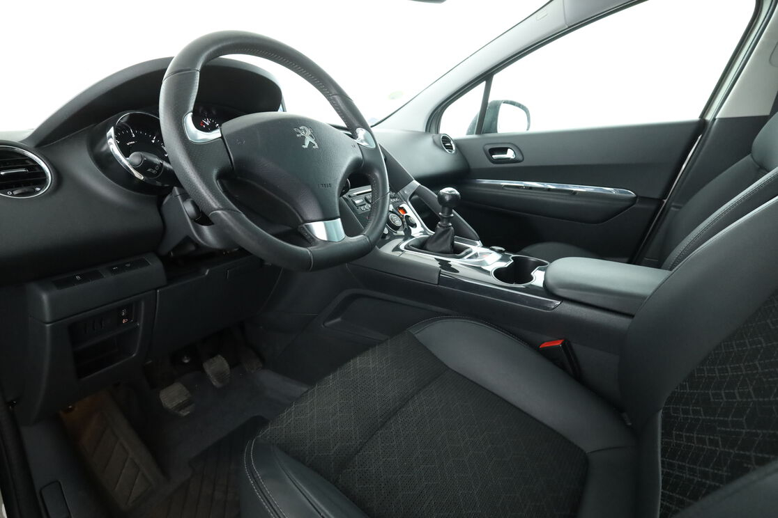 Peugeot 3008 1.6 Blue-HDi Allure — photo 10