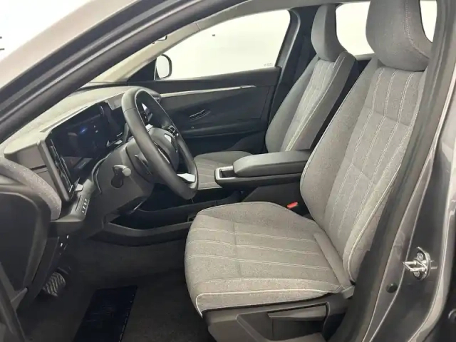 Renault Megane e-tech ev40 130ch standard charge — photo 35