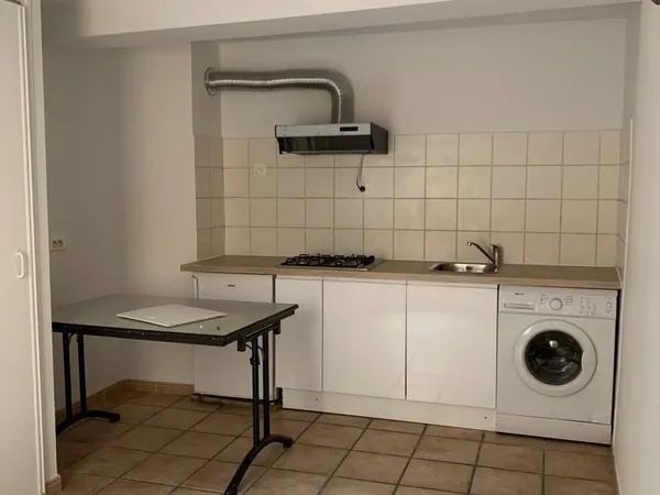 Salon de Provence , T2 de 25.85m2 en plein coeur du centre v