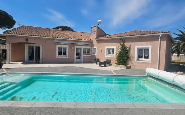 GRAU D'AGDE - VILLA DE 125 M2 AVEC PISCINE, GARAGE ET TERRAIN DE 1 292 M2