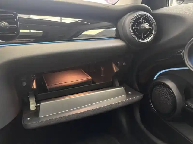 Mini Mini hatch 5 portes cooper 136 ch dkg7 — photo 25
