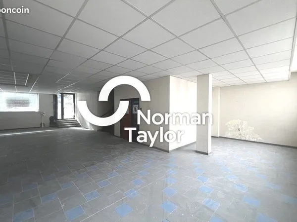 Local bureaux 242 m²