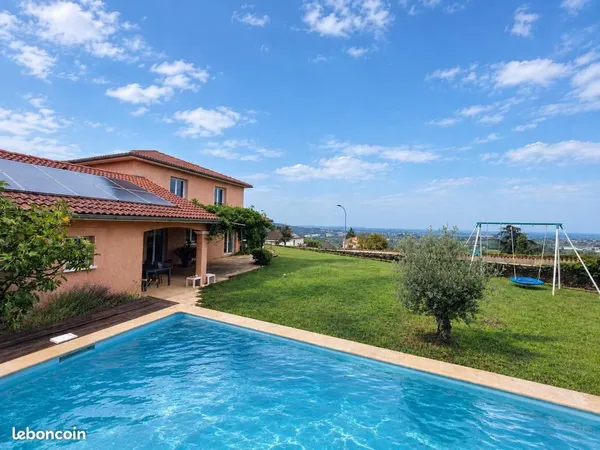 Maison 7 pièces 170 m²