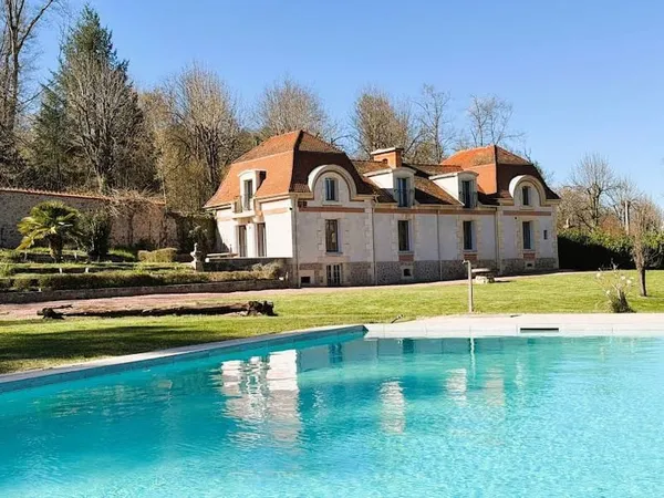 Propriété 7 pièces 231 m²