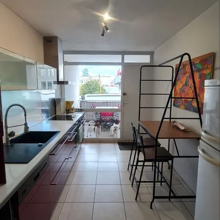 T4 lyon 8e 84m2+loggia +parking