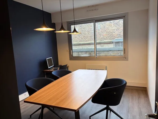 Bureau 82 m²