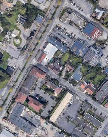 Local 10 pièces 600 m²