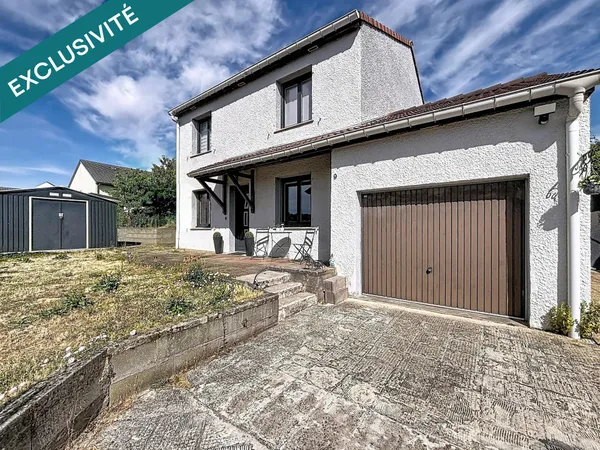 Maison individuelle avec garage et jardin