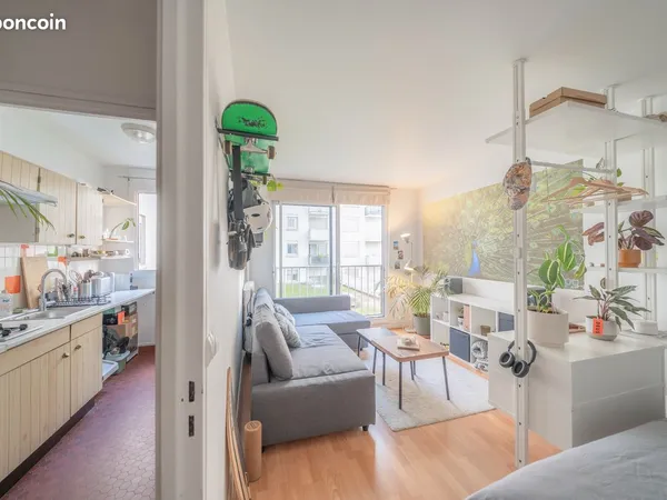 Appartement meublé dans le 12ème refait à neuf, vue sur cour, location au mois