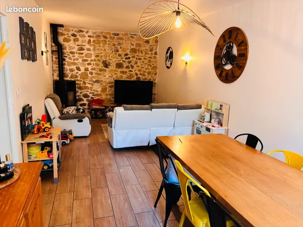 Maison de village avec remise