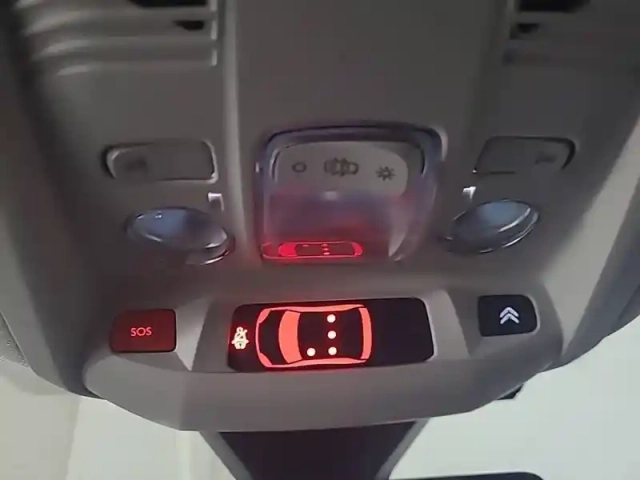 Citroën C5 Aircross hybride rechargeable 225 e-eat8 — photo 46