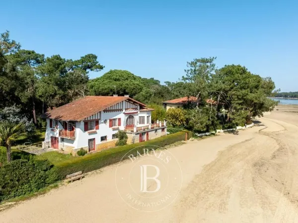 HOSSEGOR, VILLA EN PREMIÈRE LIGNE LAC