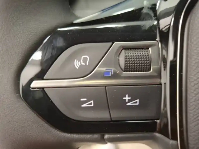 Peugeot 208 puretech 100 s&amp;s bvm6 — photo 26