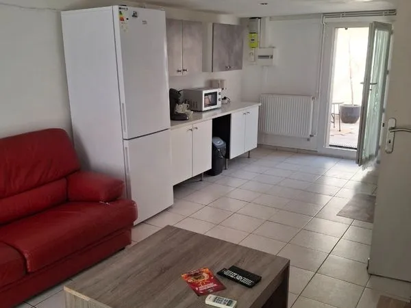 P2 spacieux en rez de chaussée de maison
