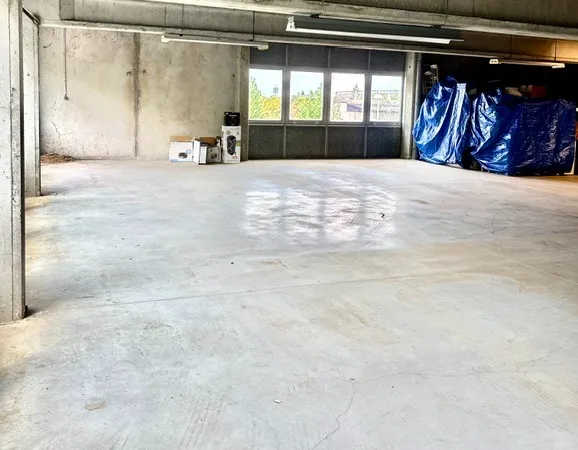 Plateau béton 300 m2 divisible