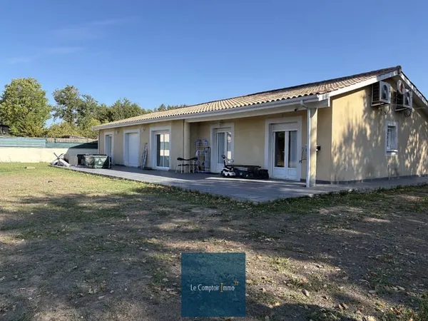 Sur la commune de Sainte Eulalie maison avec 6 pièces