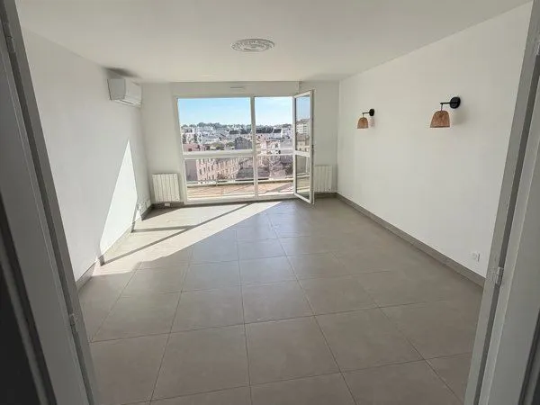 LOCATION APPARTEMENT T3 VILLEURBANNE 77m2 + TERRASSES