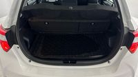 Toyota Yaris 100h Dynamic 5p RC19 — photo 14