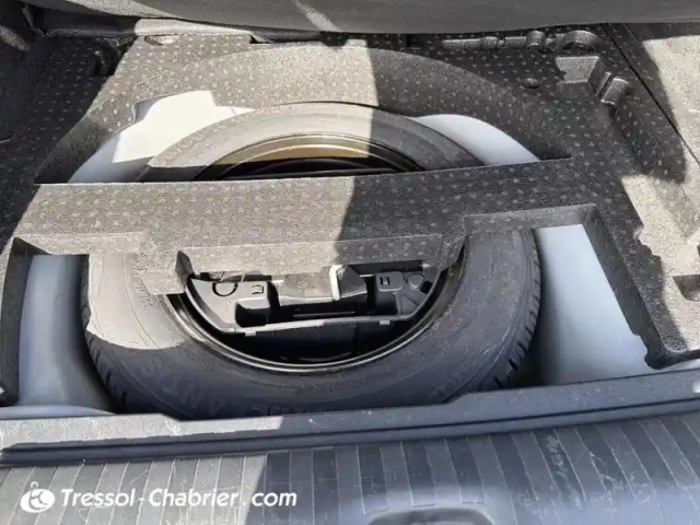 Peugeot 2008 puretech 82ch s&amp;s bvm5 signature — photo 4