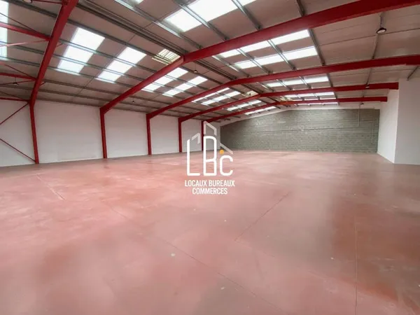 Local commercial 709 m²