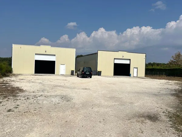 Dépôt 250m2
