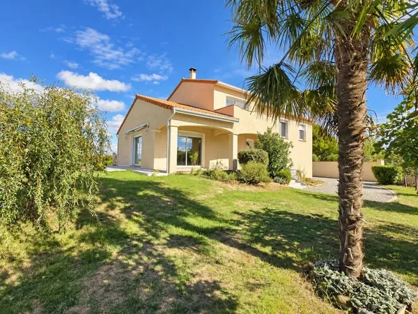Belle maison familiale de 147 m² avec 5 chambres, terrasses et jardin