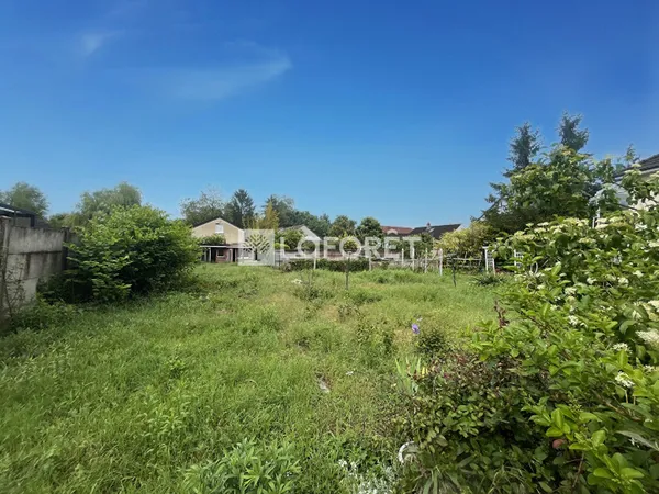 Terrain 448 m²