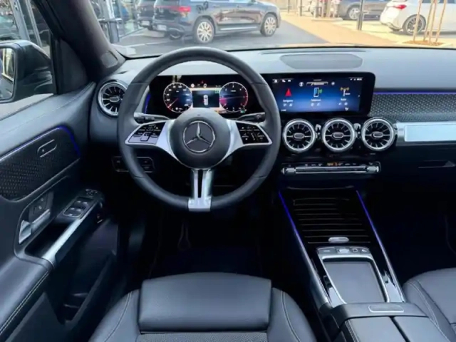 Mercedes Glb 200 d progressive line — photo 31