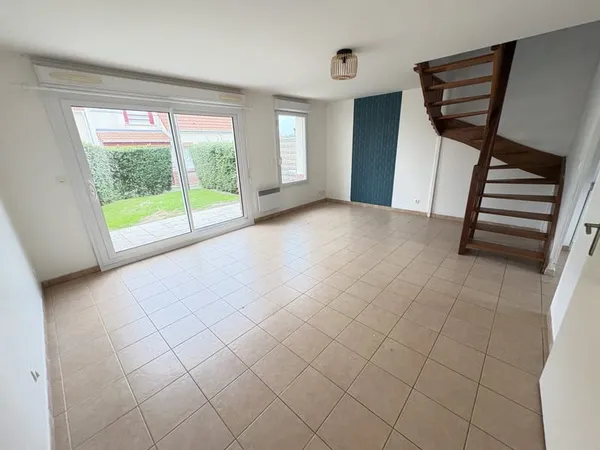 MAISON A LOUER A L'ANNEE NON MEUBLEE
