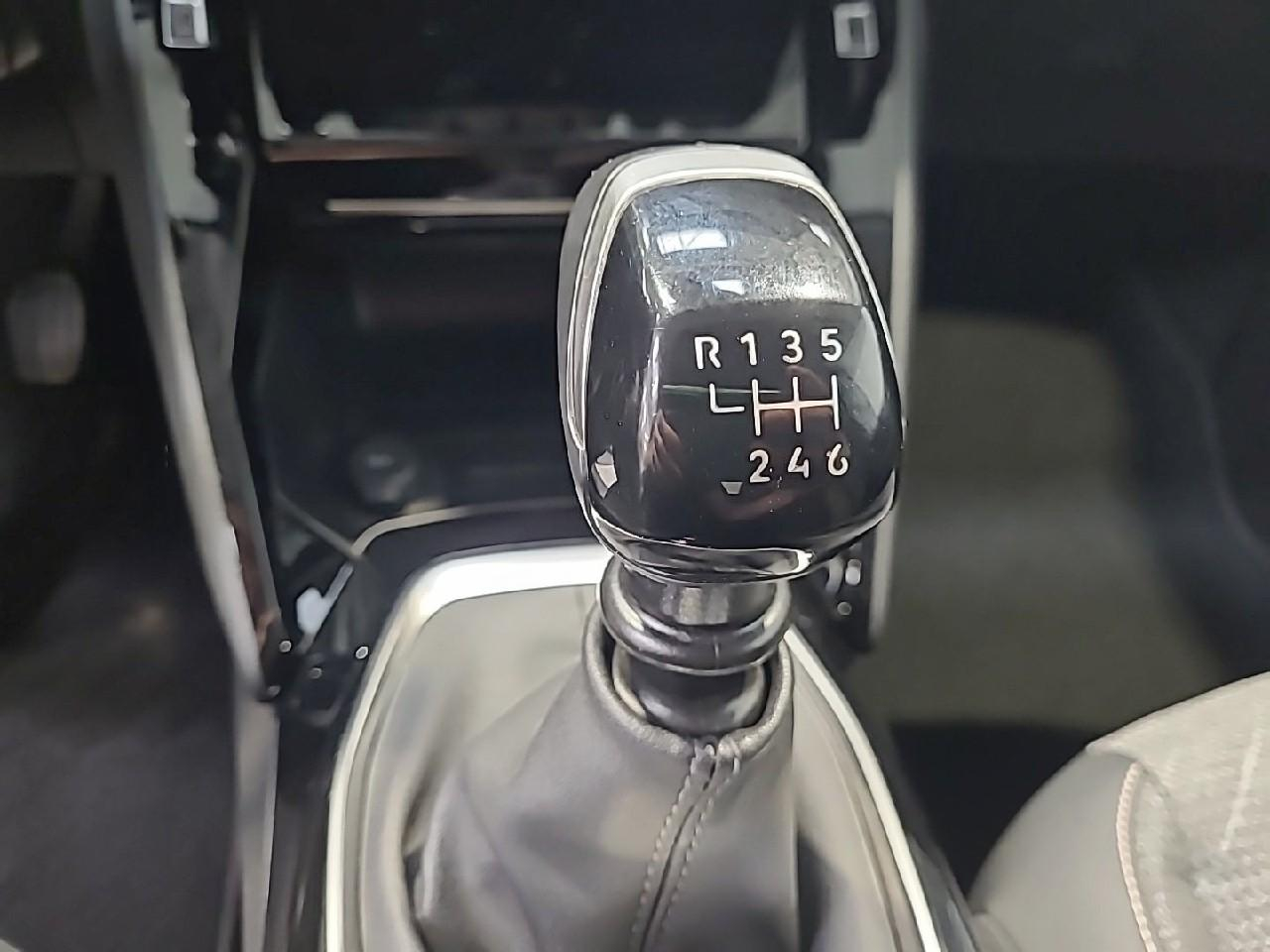 Peugeot 208 puretech 100 s&s bvm6 allure — photo 18