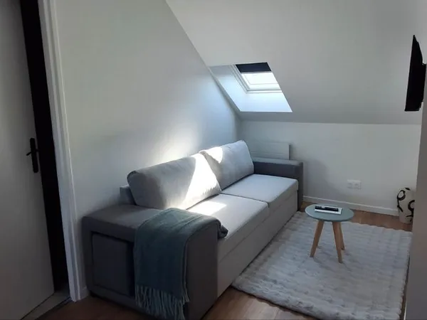 Grand studio meublé tout neuf - Hyper-centre de Valenciennes