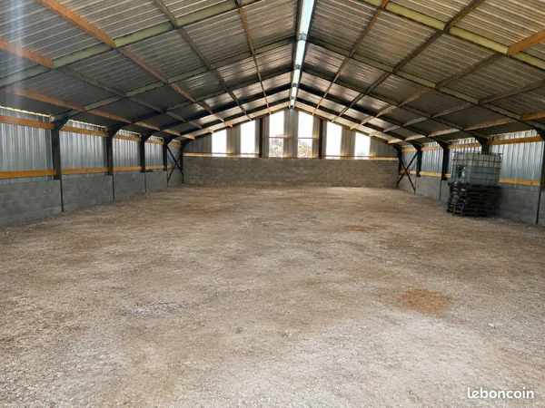 Location emplacement de stockage / garage